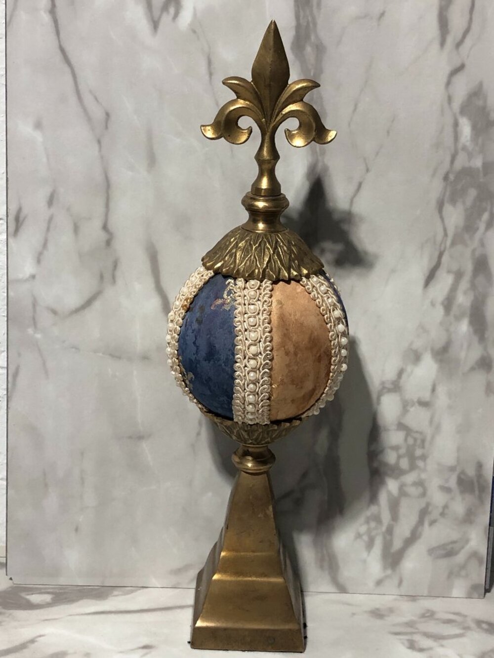 Vintage Fleur De Lis Standing Statue Bronze Finish globe lace victorian Estate